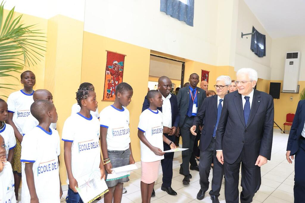 Il presidente Mattarella visita la Comunità di Sant'Egidio ad Abidjan: 